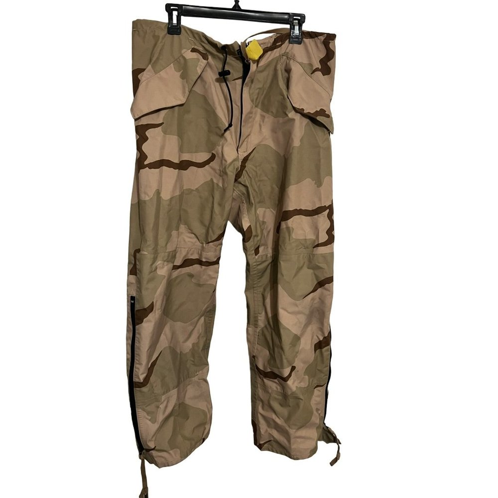 Trouser , extended Cold  Weather DCU DIGITAL  SIZE: Medium  / Regular NSN: 8415-